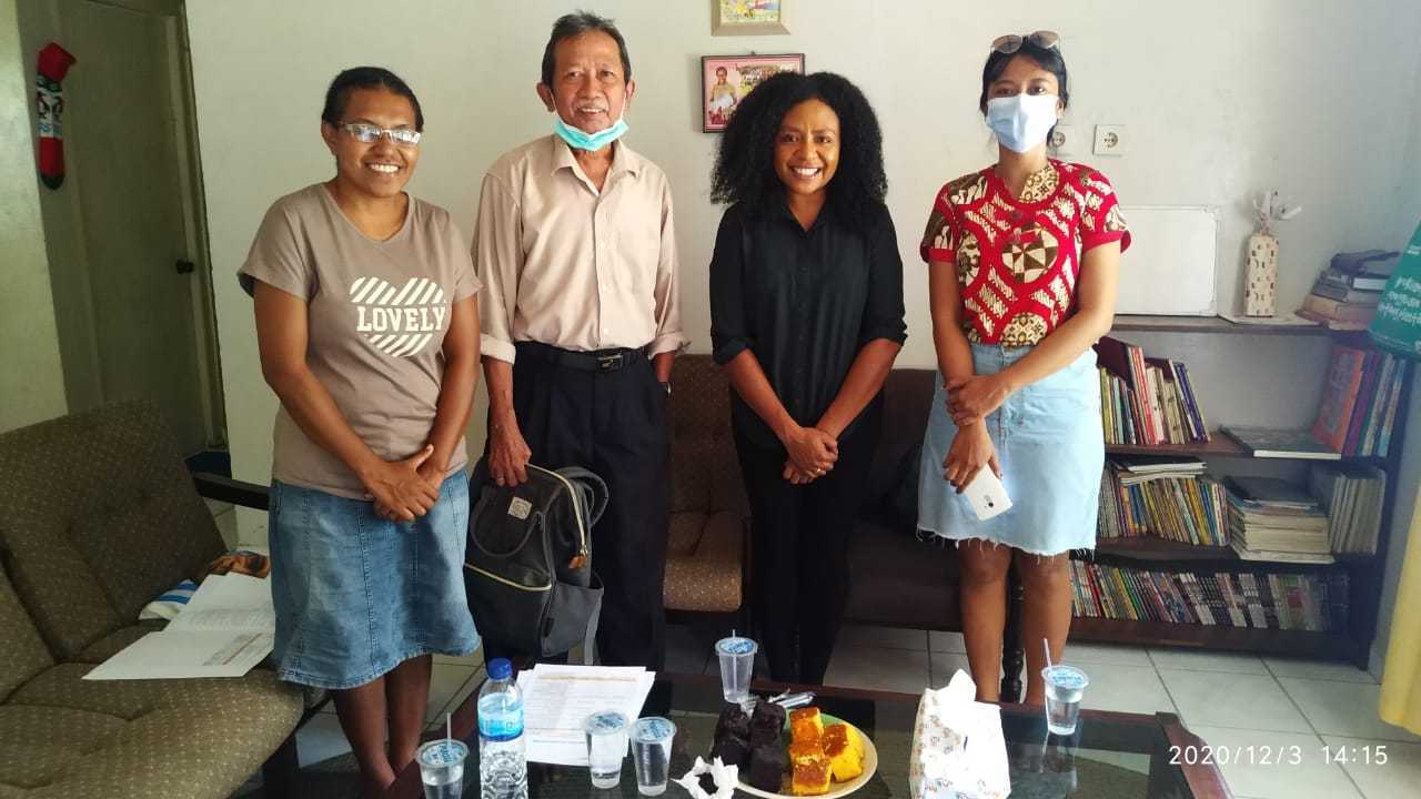 Hapin-consultants Nova en Irma in gesprek met Pujaprema